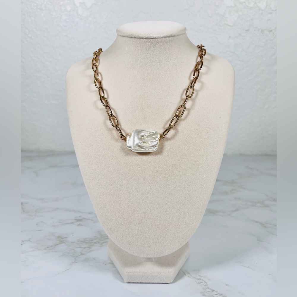 Gold Chain With Pearl Necklace - Picture 2 of 9